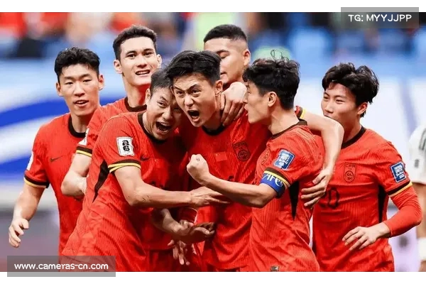 粤媒解析国足困境:伤兵满营下,李源一或成双后腰关键棋子 粤媒解析国足困境:伤兵满营下,李源一或成双后腰关键棋子